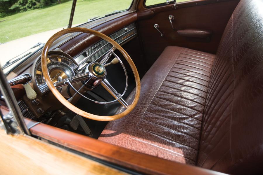 Интерьер Chrysler Royal Town & Country Station Wagon (C48S) 1950 года  (фото 7 из 25)